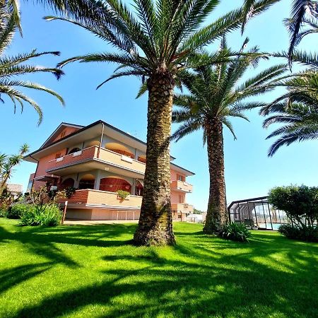 B&B Sotto Le Palme Molino Ciccolini Exteriör bild